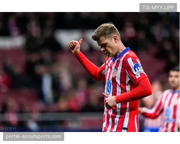 比利亚雷亚尔4-2大胜格拉纳达，索尔洛特完成帽子戏法