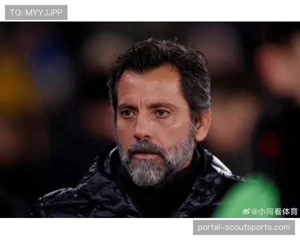 塞维利亚新帅弗洛雷斯出席赛前发布会,确认将给予年轻球员更多机会 塞维利亚新帅弗洛雷斯出席赛前发布会,确认将给予年轻球员更多机会